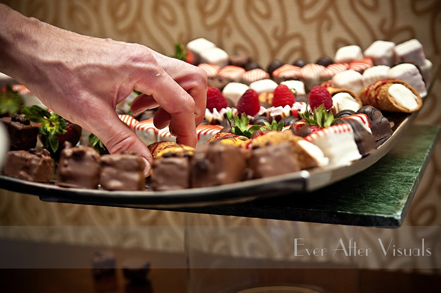 Doesn't this candy bar image make your mouth water?  What a great idea for a Northern Virginia wedding!